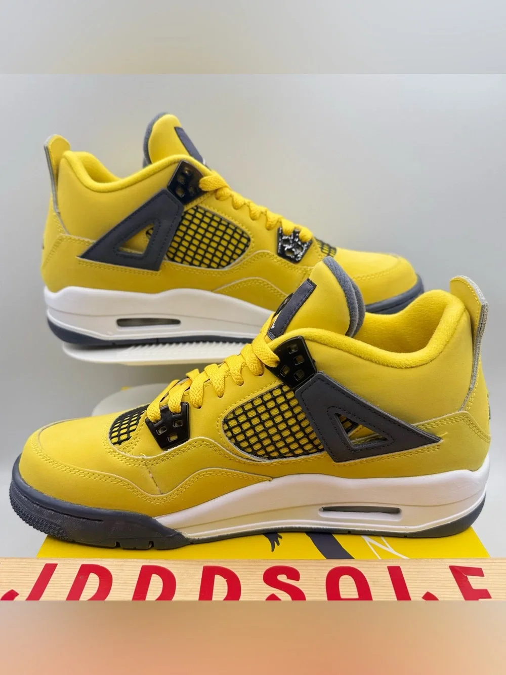Nike Air Jordan 4 Lightning Tour Yellow GS 408452-700 Size 7Y/ Women's Size 8.5